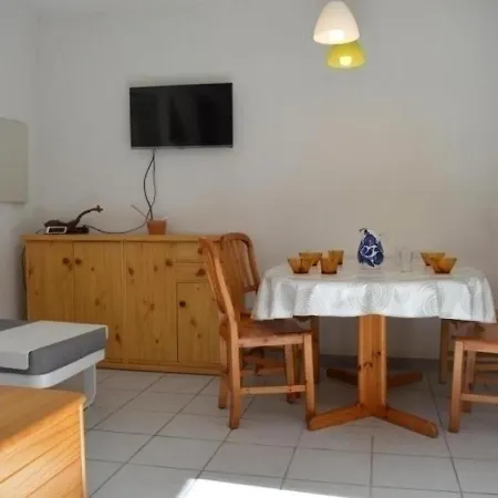 Saint-cyprien, 3 Pieces, 6 Personnes - Fr-1-225d-50 شقة *